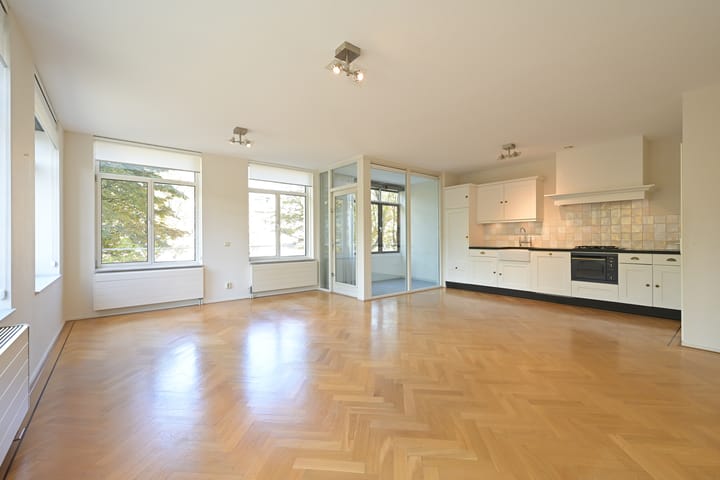 Foto 2 van Burgemeester De Monchyplein 208