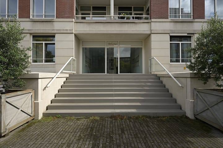 Photo 22 of Burgemeester De Monchyplein 208