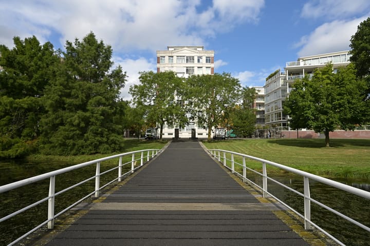 Photo 23 of Burgemeester De Monchyplein 208