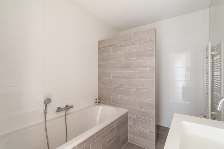 Foto 61 van Max Euwesingel 3