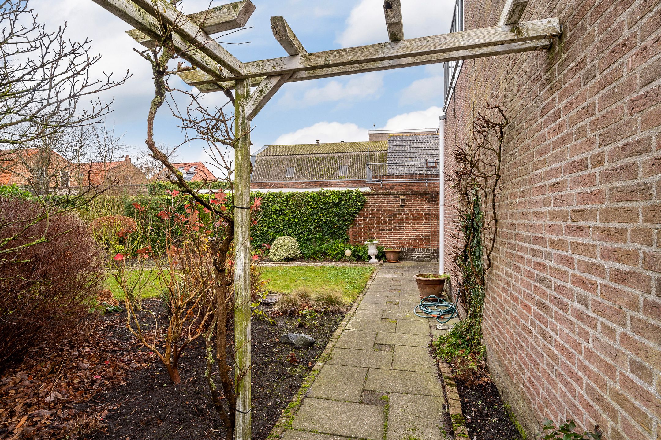 Foto 45 van Voorstraat 1