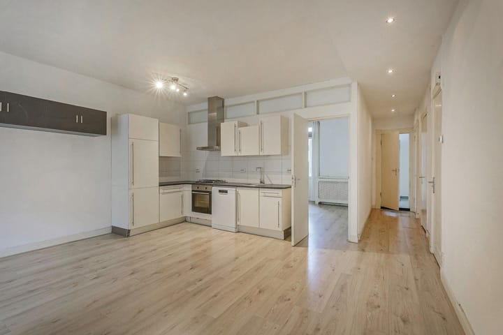 Photo 3 of Zocherstraat 20-H