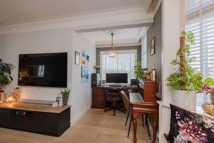 Foto 25 van Van Ostadestraat 81