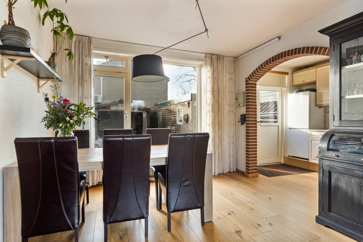 Foto 11 van Esdoornweg 49