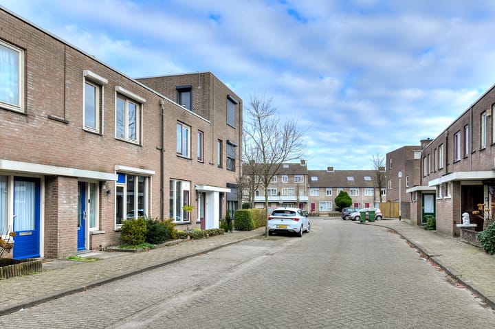 Foto 37 van Pieternel Koomansstraat 97