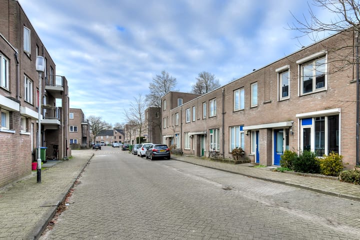 Foto 38 van Pieternel Koomansstraat 97