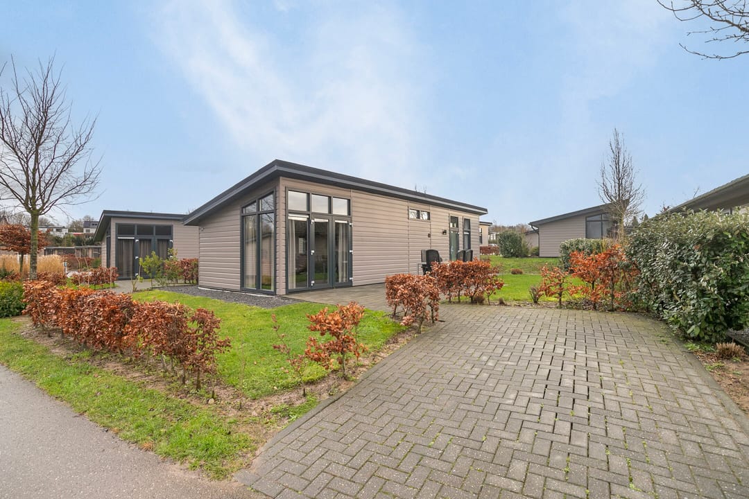 Photo 2 of Valkenburgerweg 128-521