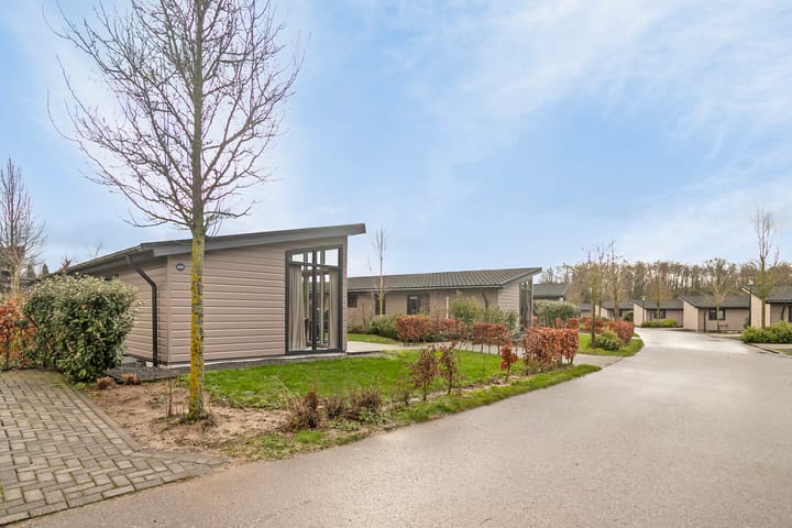 Photo 2 of Valkenburgerweg 128-522