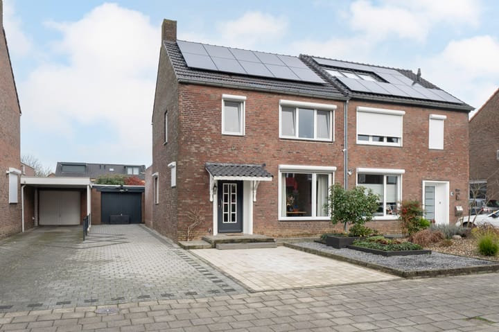 Foto 1 van Burg de Witstraat 17