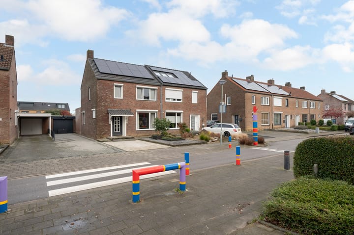 Foto 3 van Burg de Witstraat 17