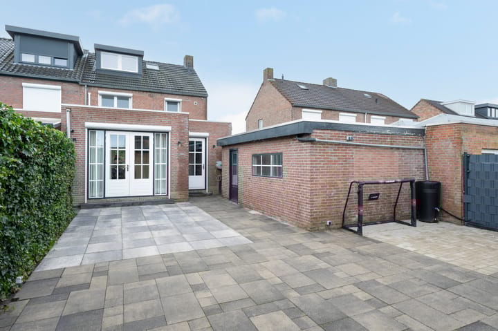 Foto 40 van Burg de Witstraat 17