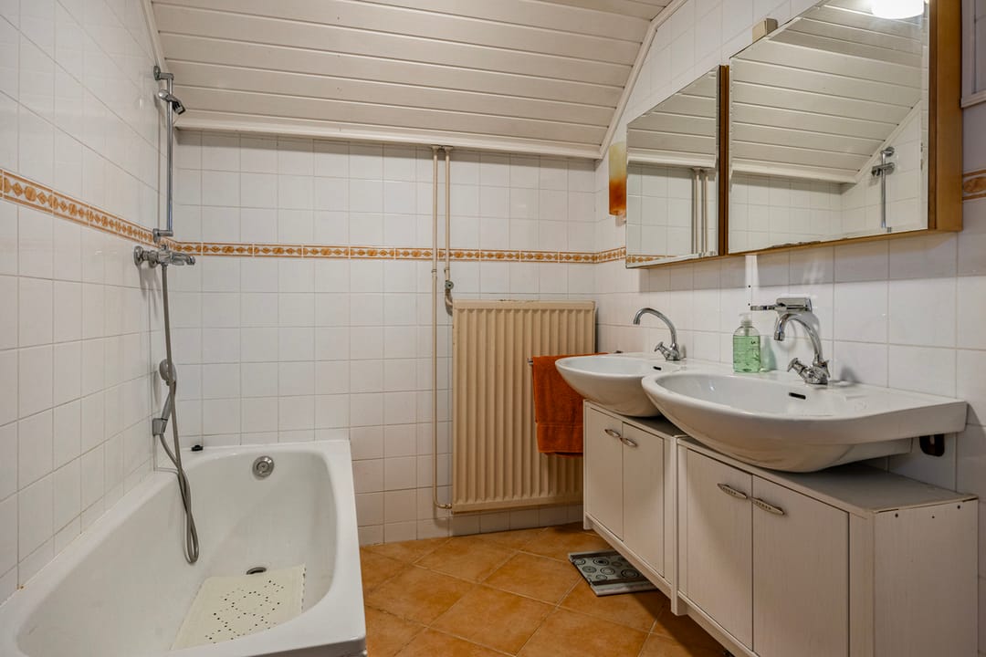 Foto 28 van Larenseweg 75