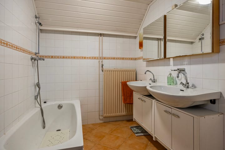 Photo 28 of Larenseweg 75