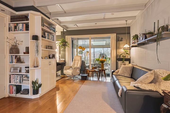 Foto 12 van Schuttevaerstraat 23