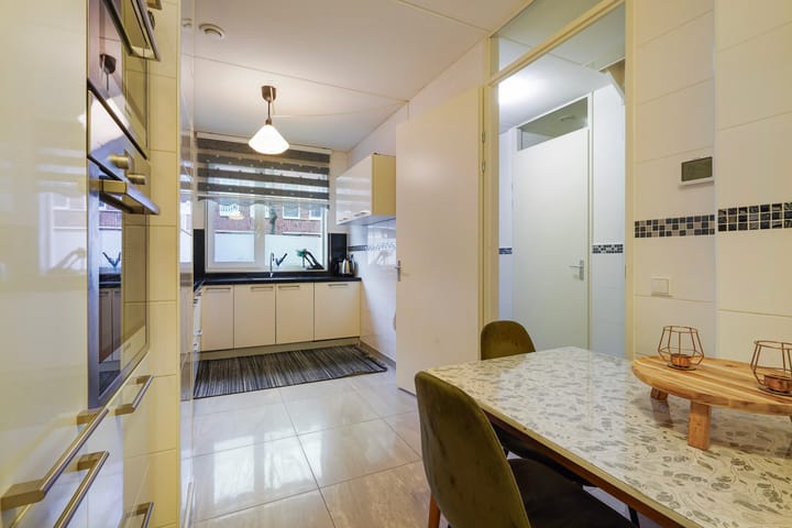 Foto 15 van Reitzstraat 242