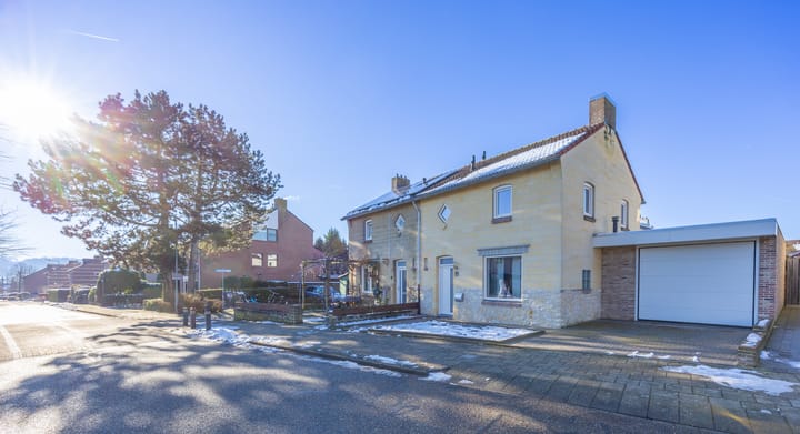 Foto 42 van Dr Ariënsstraat 41