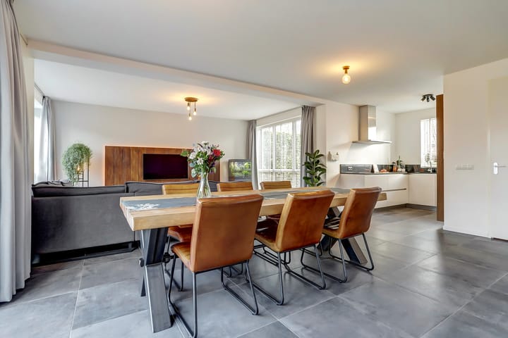 Foto 8 van Helleneind 52