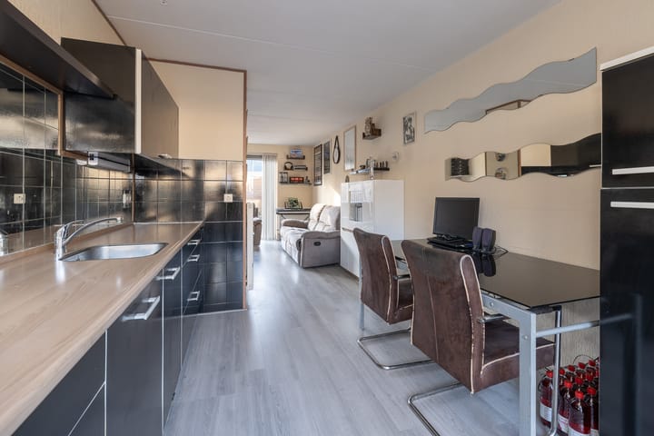 Foto 9 van Januaristraat 93