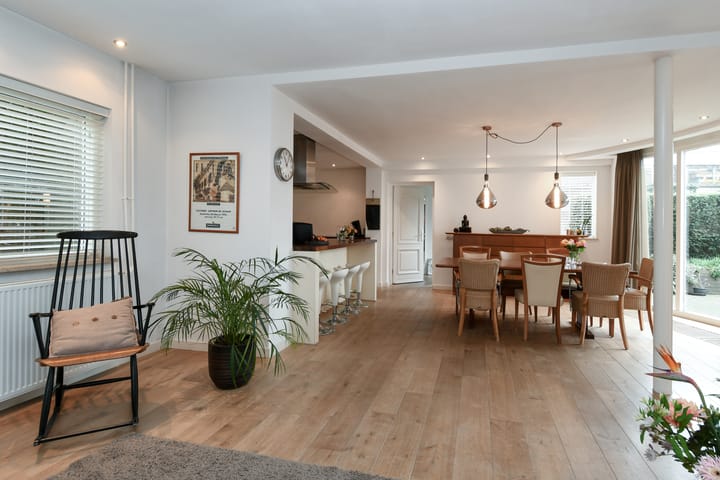 Photo 6 of Burgemeester Uijenstraat 27