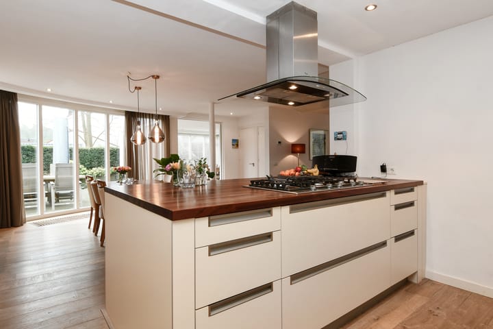 Photo 10 of Burgemeester Uijenstraat 27