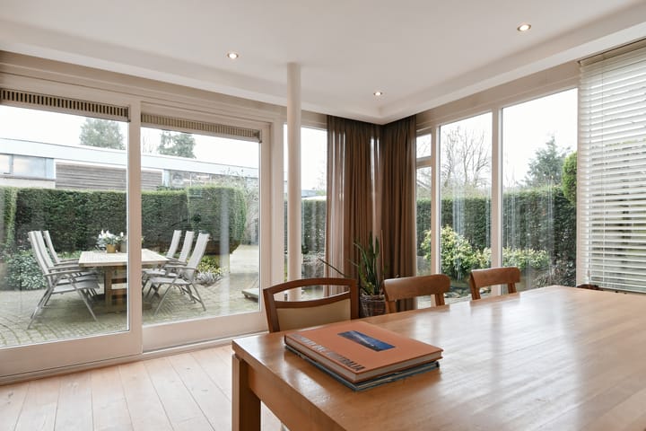 Photo 14 of Burgemeester Uijenstraat 27