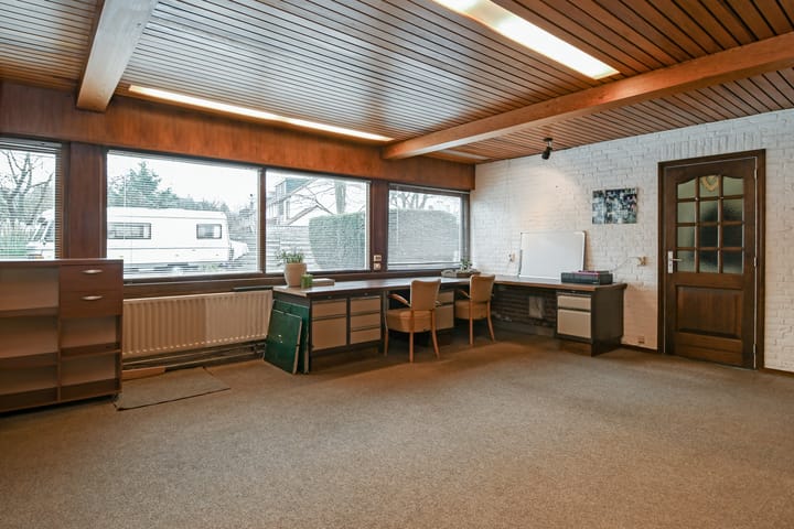 Photo 23 of Burgemeester Uijenstraat 27