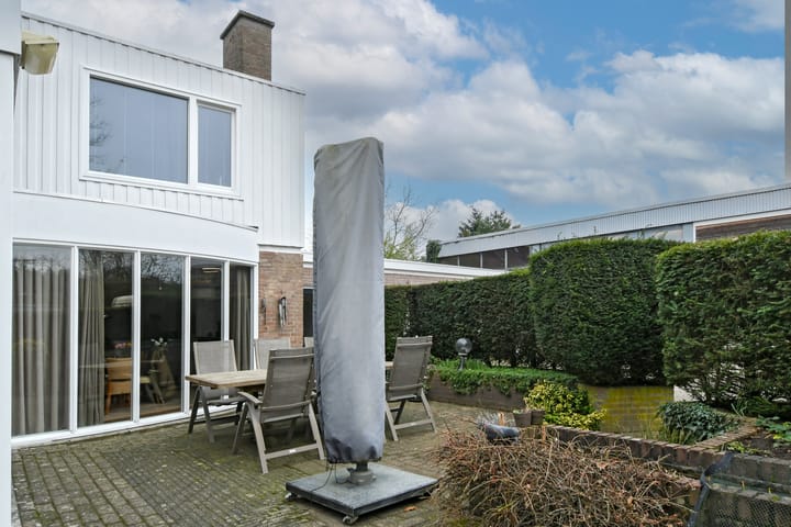 Photo 33 of Burgemeester Uijenstraat 27