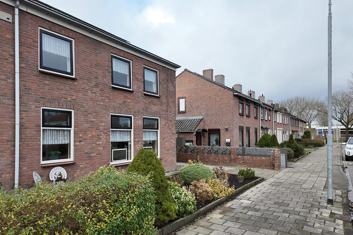 Foto 54 van Beatrijsweg 15