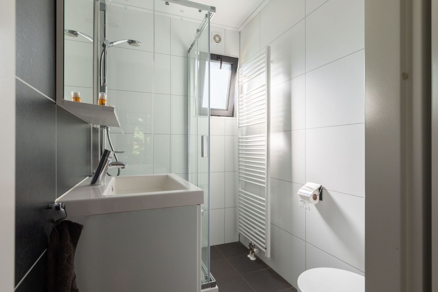 Foto 19 van Vijverlaan 1-J3