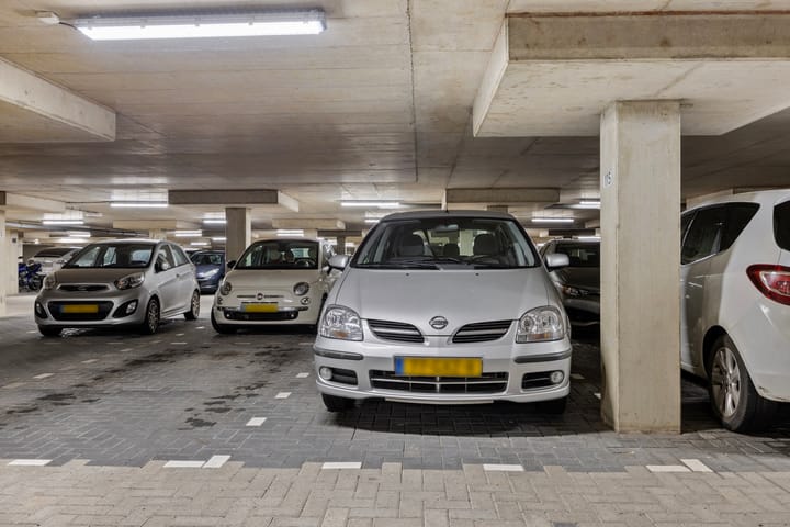 Foto 27 van Adelbert van Scharnlaan 173-B