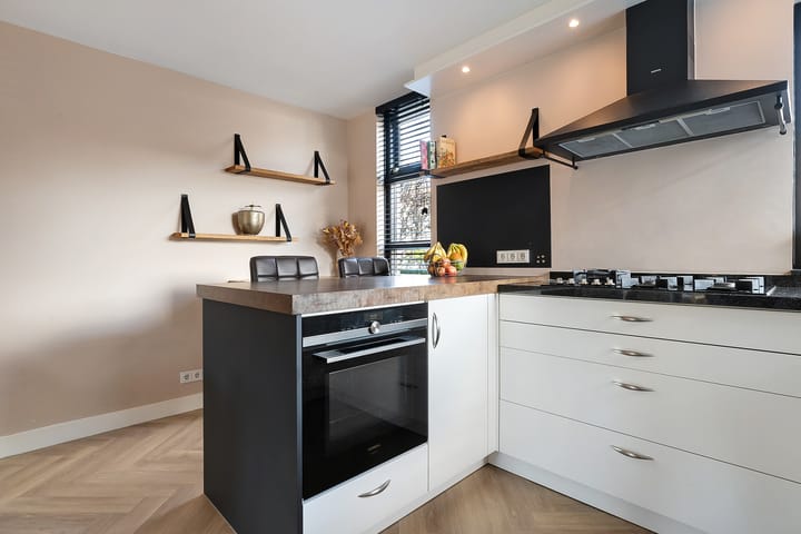 Foto 13 van Van Leeuwenhoeklaan 1