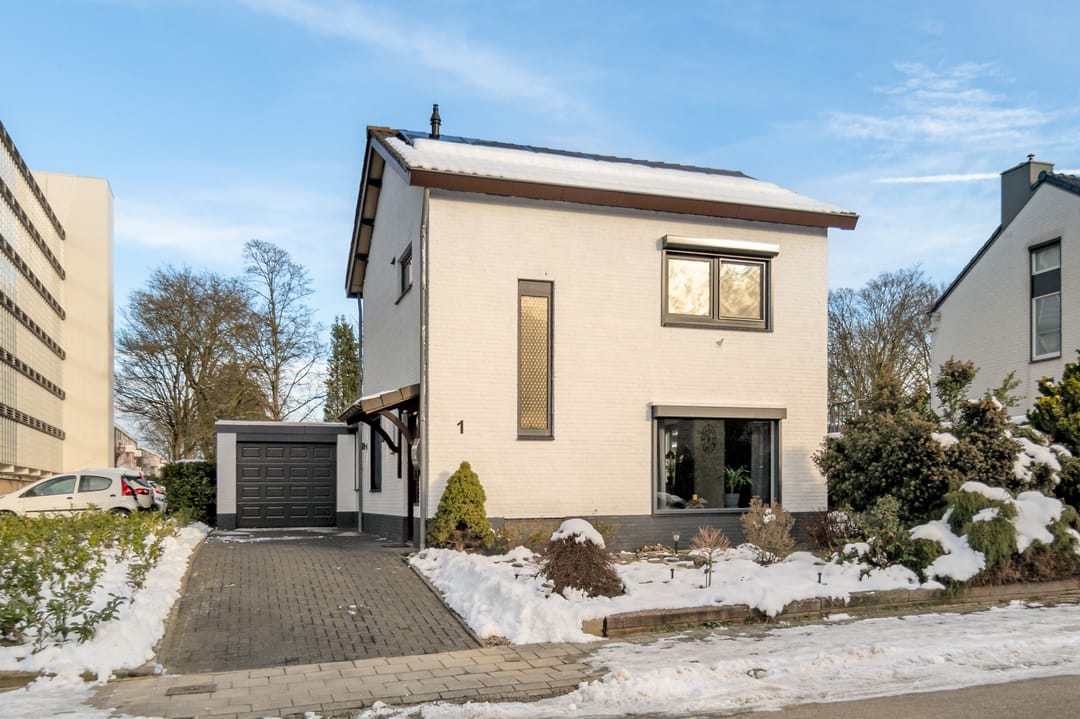 Photo 1 of Schumanstraat 1