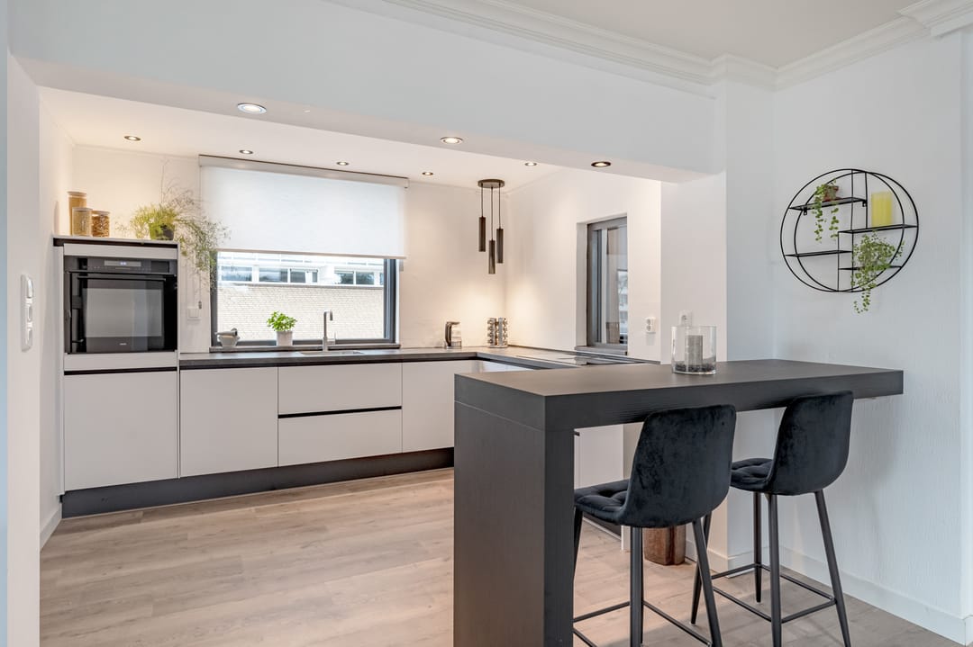 Photo 7 of Schumanstraat 1