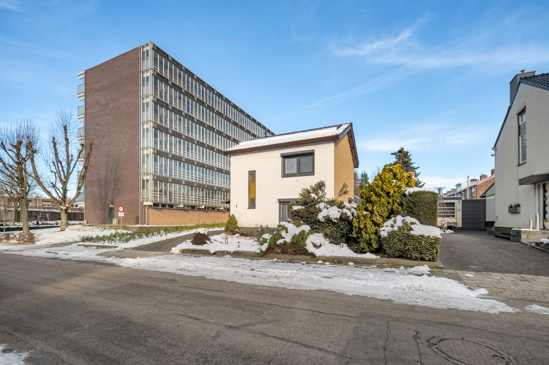 Photo 41 of Schumanstraat 1