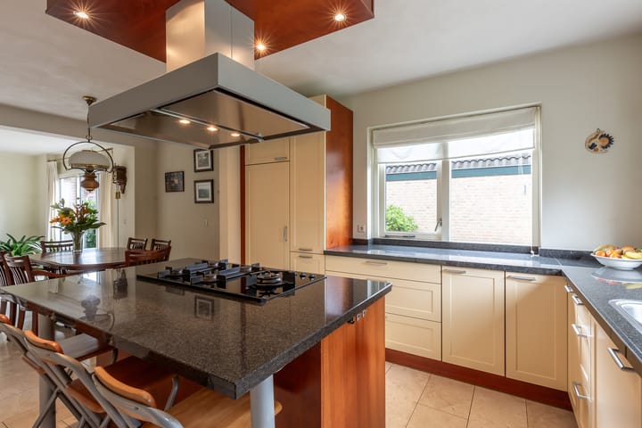 Photo 19 of Van Geijnstraat 4