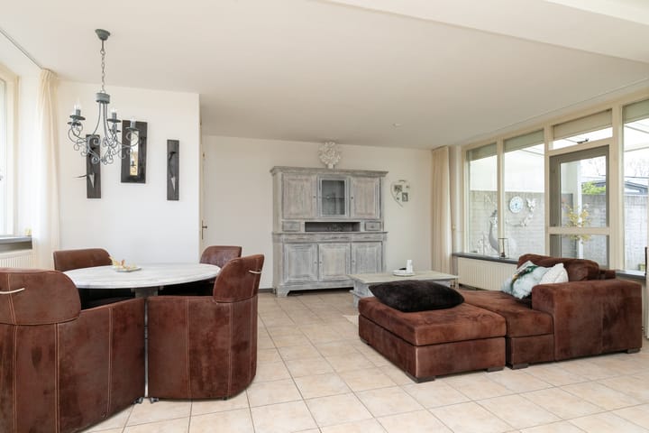 Foto 3 van Moeskroenstraat 42