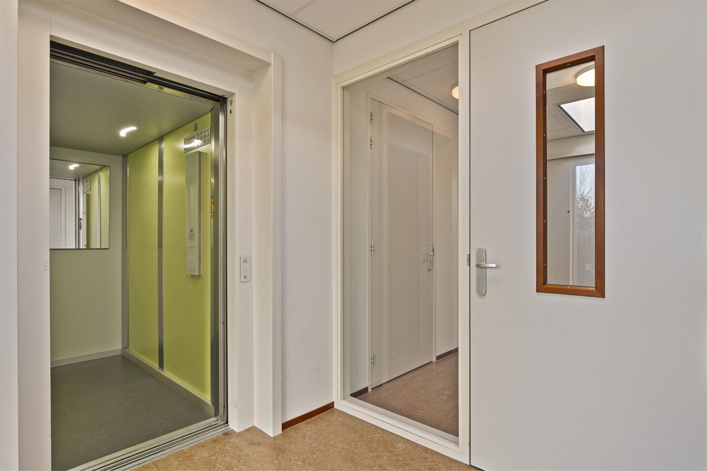 Photo 19 of Nedereindseweg 30-31