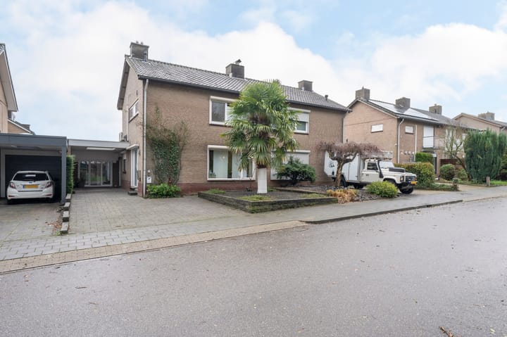 Foto 2 van Sportparklaan 11