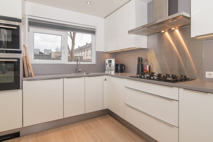 Foto 8 van Goudenregenzoom 11