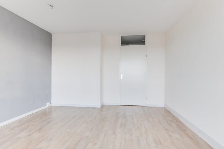 Foto 14 van Simon Carmiggeltstraat 37