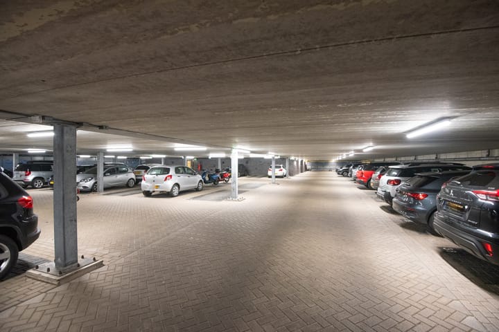 Foto 31 van Simon Carmiggeltstraat 37