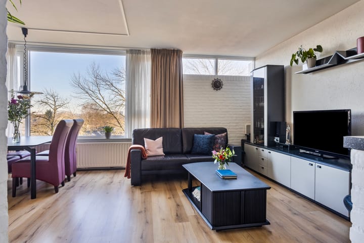 Photo 9 of Korfakker 48-A