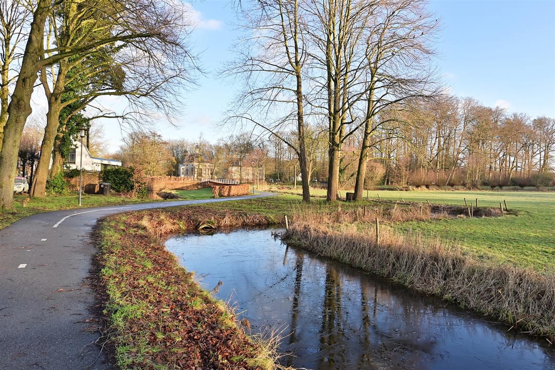 Photo 2 of Zuidereinde 108