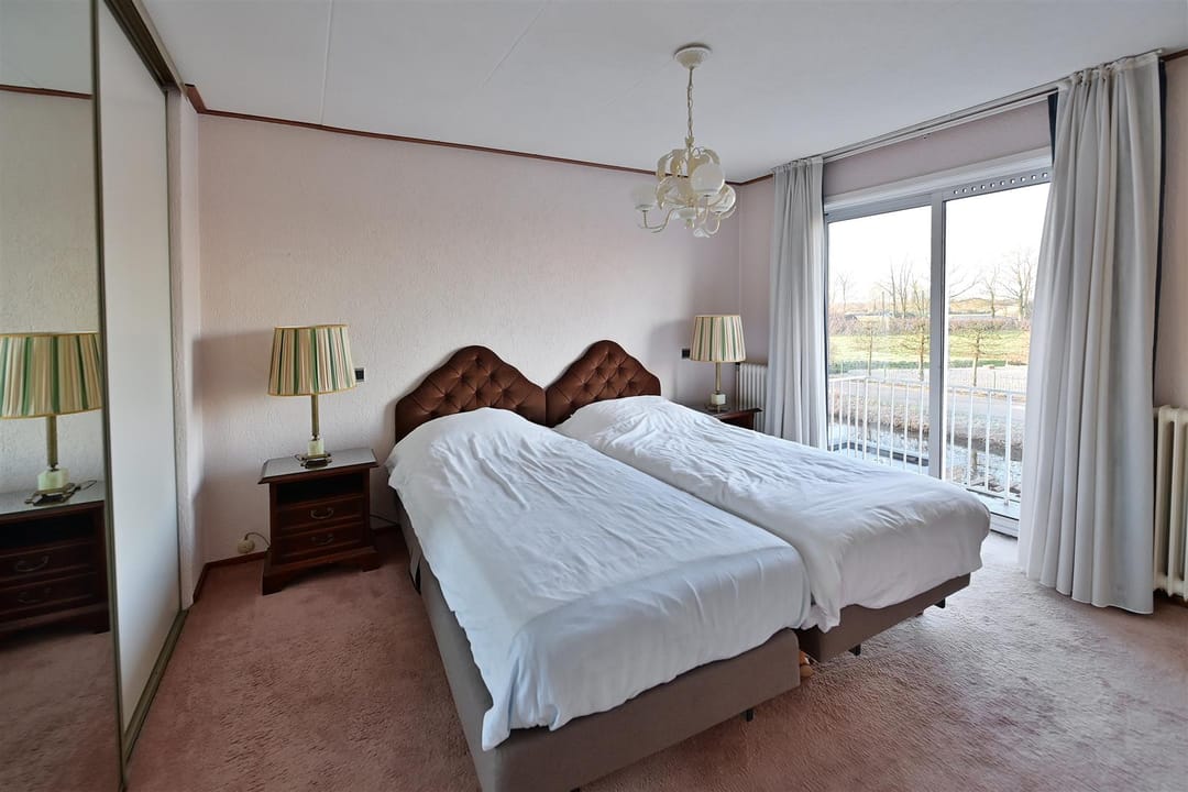 Photo 7 of Zuidereinde 108