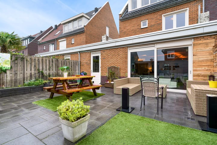 Foto 28 van Vlinderweg 10