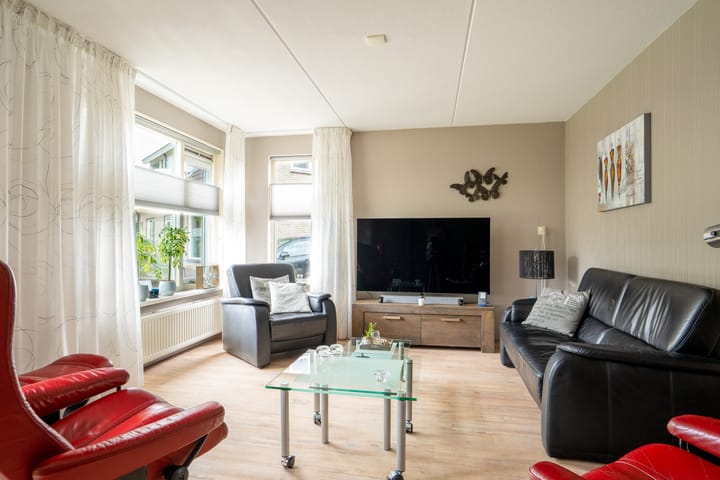 Foto 8 van Valderseweg 65