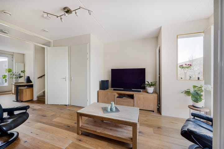 Foto 17 van Bernadottelaan 211