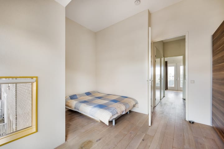 Foto 24 van Bernadottelaan 211