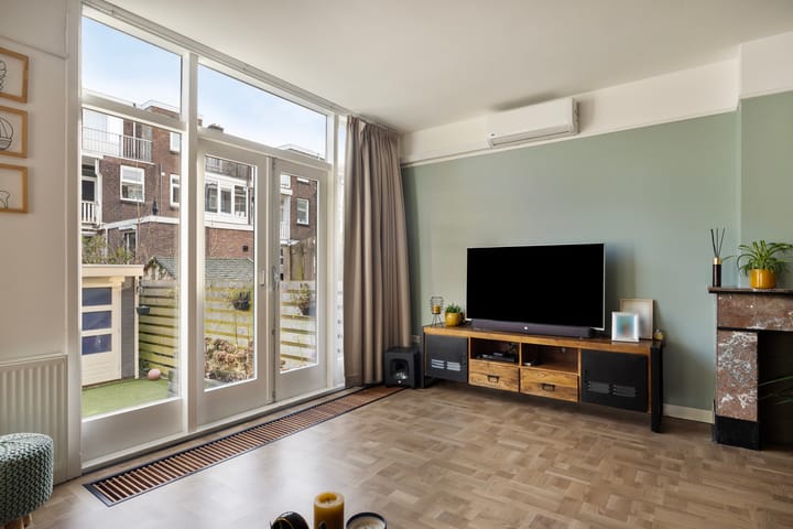 Photo 5 of Van Ostadelaan 46