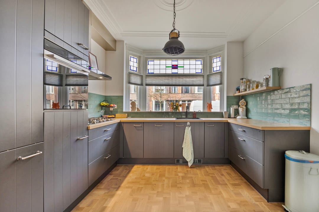 Photo 11 of Van Ostadelaan 46